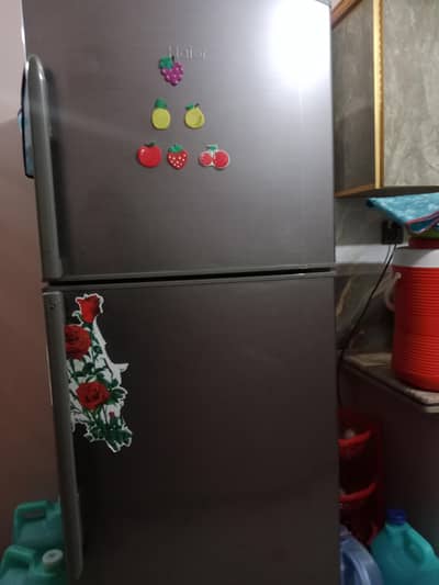 jambo fridge 2 year used only or sub kuch sahi hn gus wagra sub okay