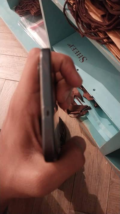 Tecno spark 40 pro full box 8/256 ha. 8 months ki warranty ha