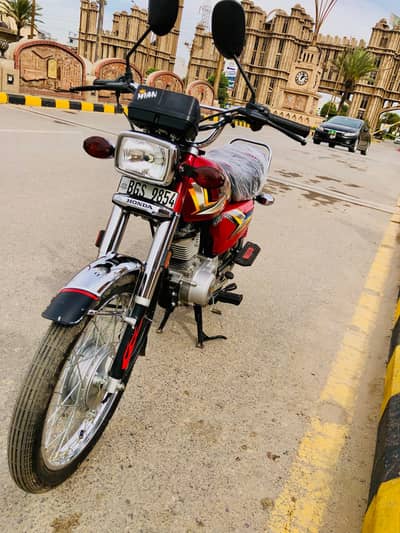 Honda 125 (2025) ke 12 month ke 6 date ka he