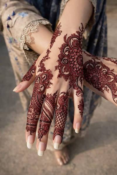mehndi Girls needed for ChandRaat