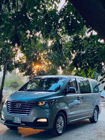 Rent a car,11 seater Hyundai Grand Starex with driver per day rent 10k