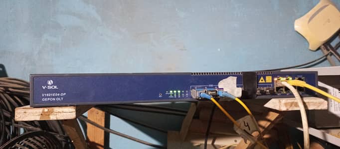 OLT VSOL 4 PORT 10G  only 8 month used