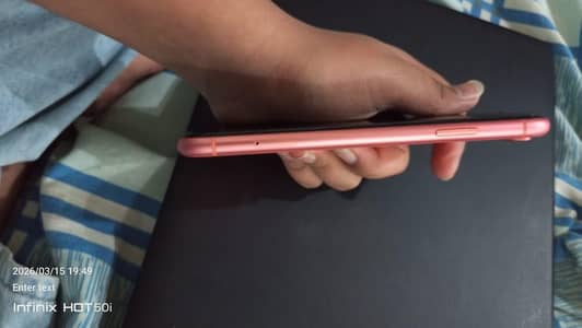 iphone xr in 10/10 condition