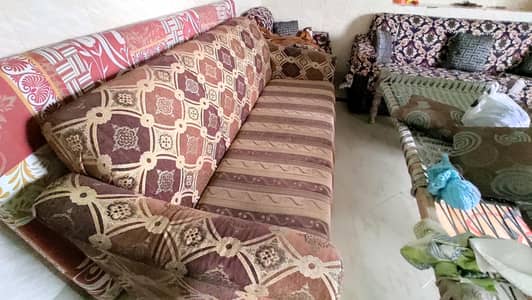 5 Seater Sofa Set, Good Quality, Wooden Frame