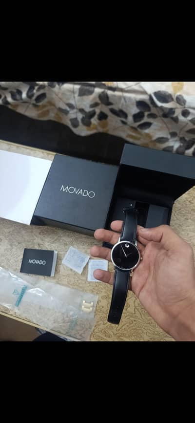 BRAND NEW WATCH GOOD CONDITION SCRATCHLESS CONDITION WITH BOX