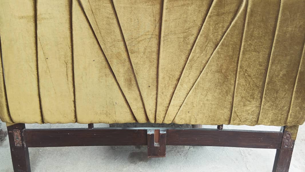 ​سن برسٹ ویلویٹ ہیڈ بورڈ 0 4