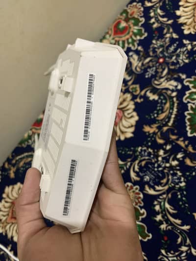 PTCL router urjent sale whtsp 0-3-1-2-9-7-7-8-8-9-1