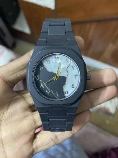 Black aura watch in just 1000