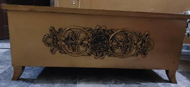 Executive Lush VVIP Drawing Room Center Table Sheesham Wood