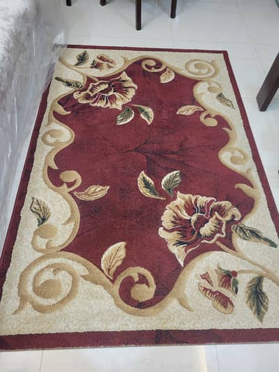 center piece carpet good condition 6 x 4 size