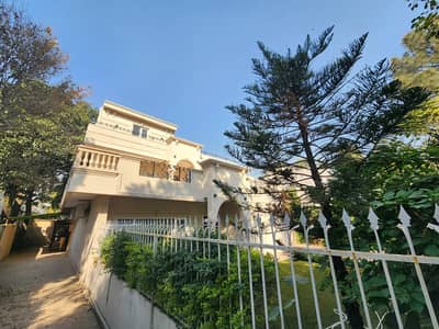 FULLY FURNISHED UPPER PORTION FOR RENT