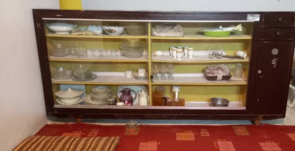 WOODEN SHOWCASE FOR CROKERY