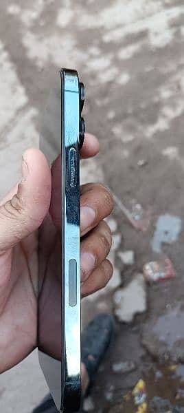 I phone 13 pro max water pack 100 btry orgnl 128