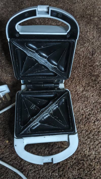 sandwich maker. omleet maker . cake maker . grill maker . imported