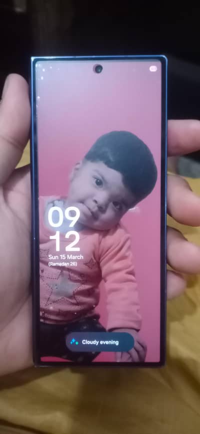 samsung z fold 6 12/512 non pta hai desply ma 2 dot hai pic ma daksakt