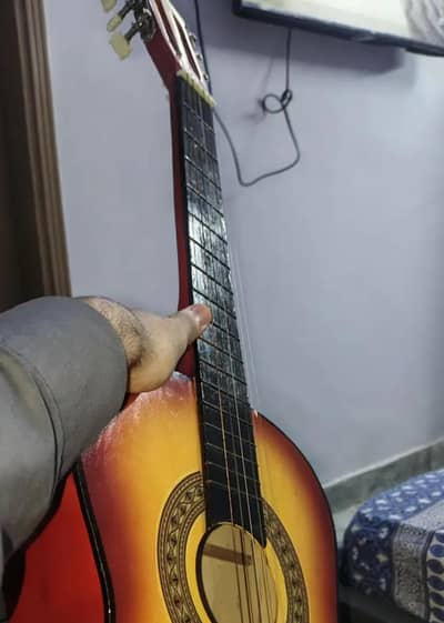 beginner guitar for sale exchange possible with phone ( Read add )