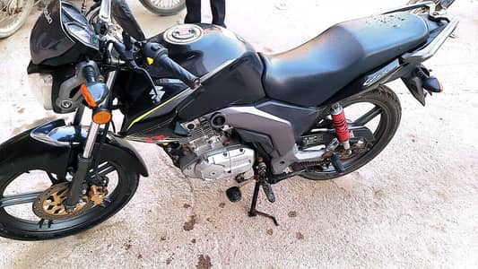 Suzuki GSX 125 Black