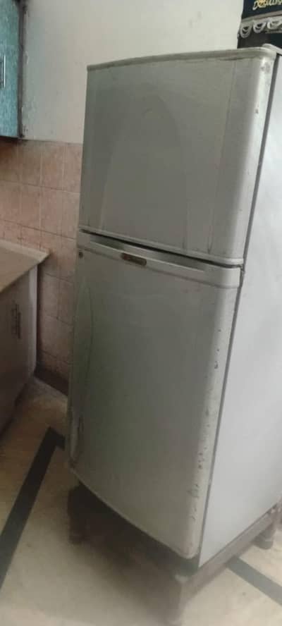 a good condition frige full working new style