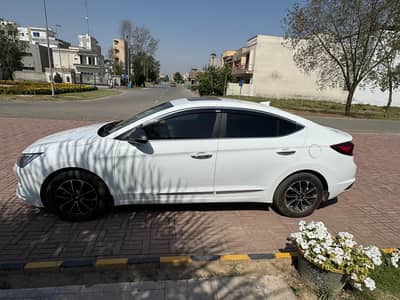 Hyundai elantra GLS 2.0 LIMITED EDITION
