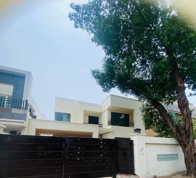 1 Kanal like New Luxury House For Sale With Original Pictures & Original Price In Overseas A Block Bahria Town Lahore