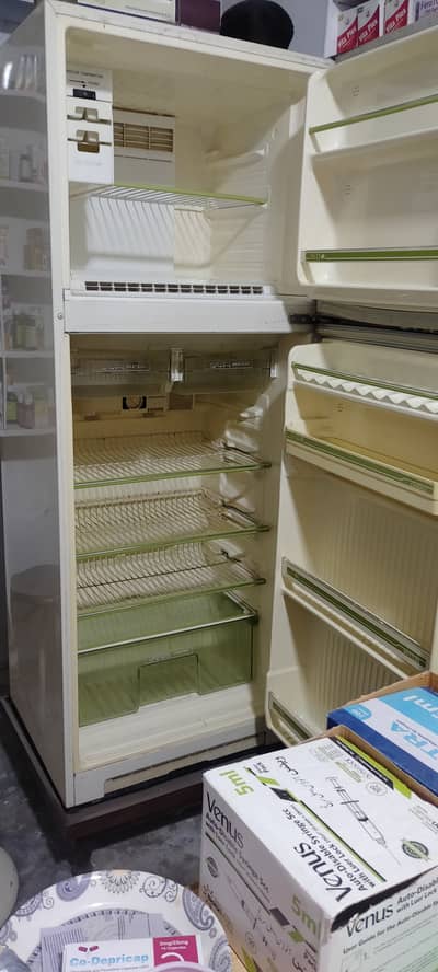 No frast National Japanese Large Fridge