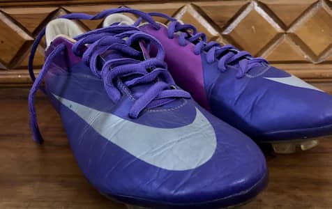 Imported Nike Football / Futsal Shoes – Size 42.5