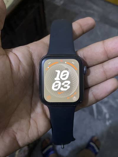 Apple Watch SE 44mm cellular variant