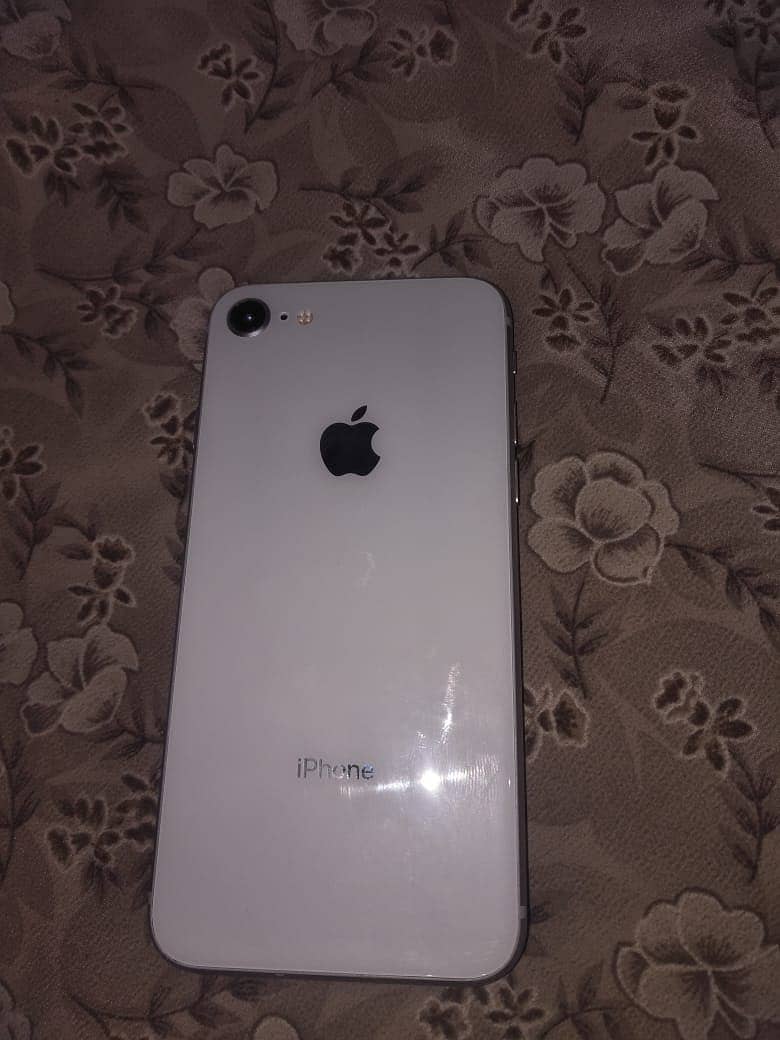 iPhone 8 (sim working) 0