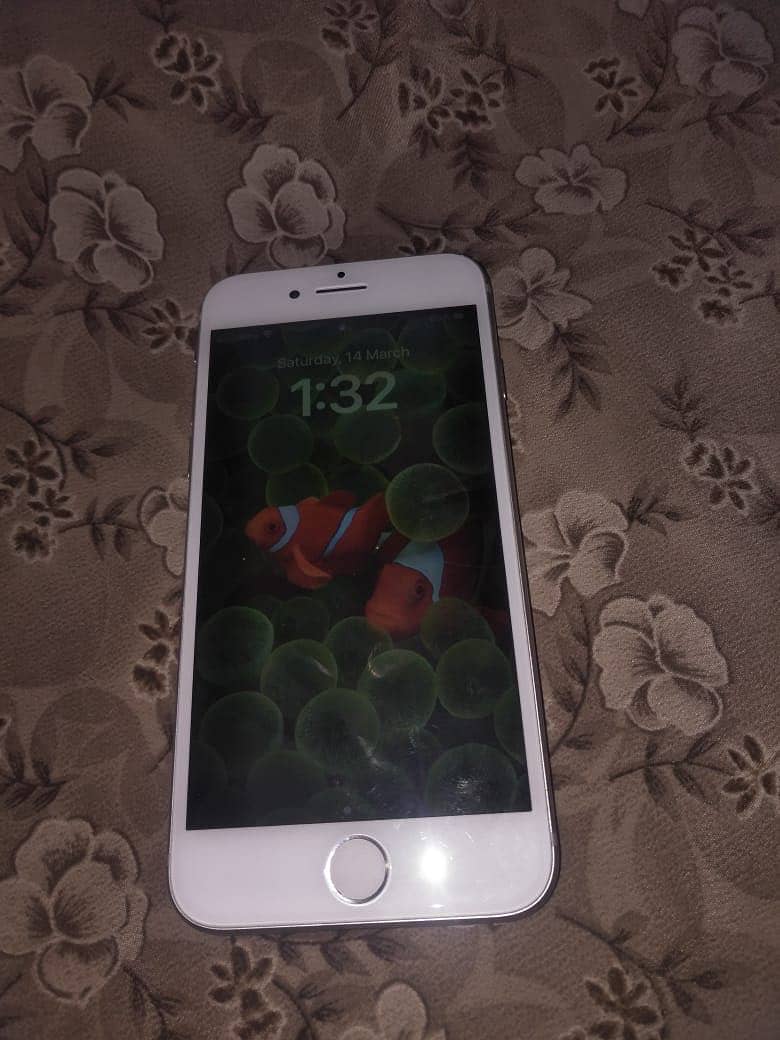 iPhone 8 (sim working) 1