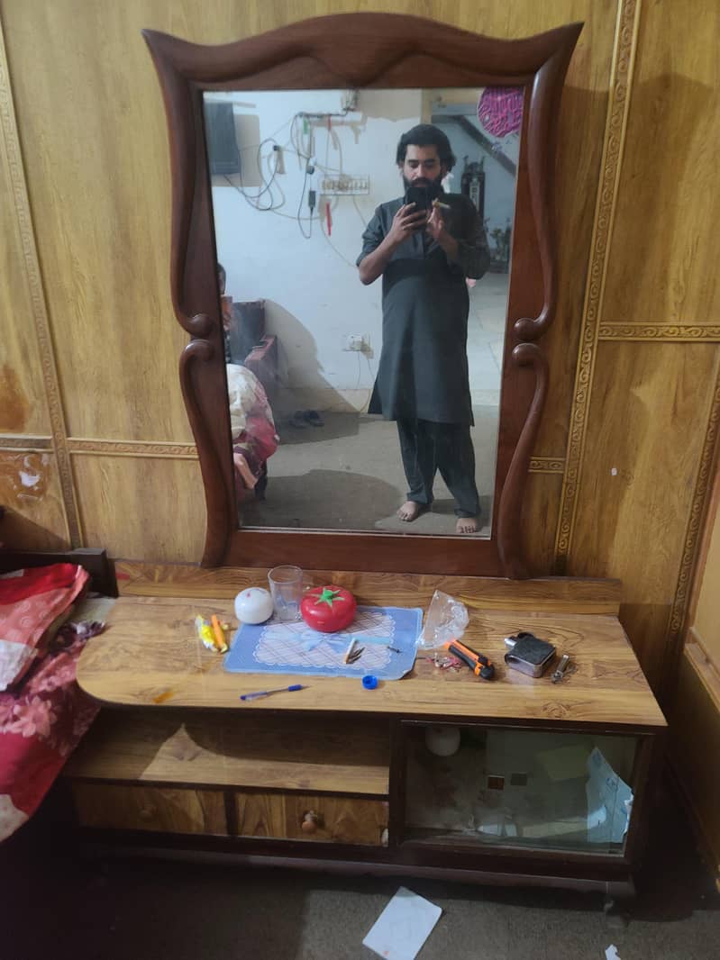 antique dressing table 0