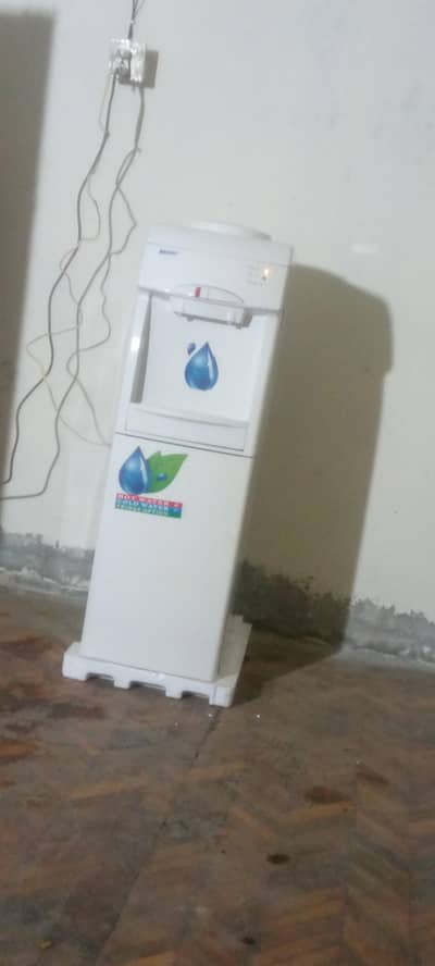 water dispenser  neat condition