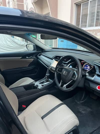 Honda Civic Oriel 1.8 i-VTEC CVT