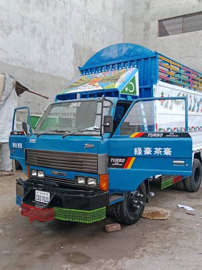 دو عدد گاڑیاں بغیر کاغذات کے مزدا 3500 فارسیل