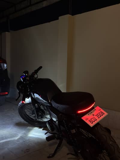 HONDA CG 125 (CAFE RACER)