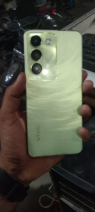VIVO Y100