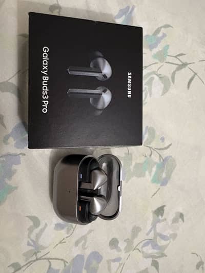 Samsung galaxy buds 3 PRO used