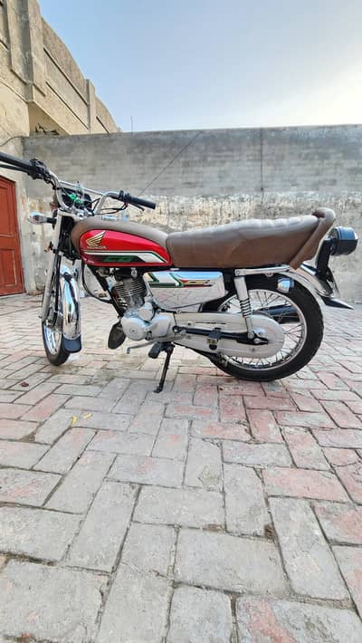 HONDA 125 SELF START NEW CONDITION FIRE