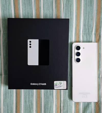 Samsung Galaxy Z Fold 5