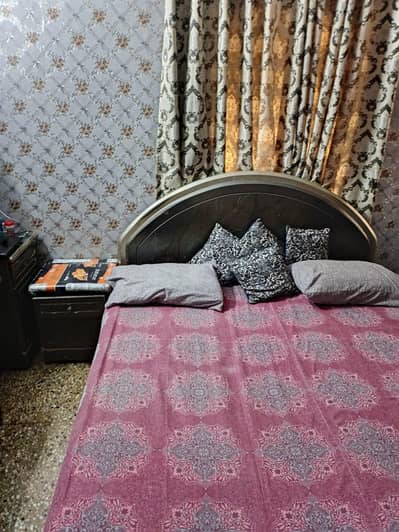 DELUXE BED SET, WARDROBE, DRESSING TABLE AND DIVIDER