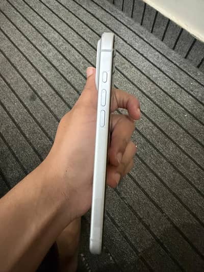 Iphone 17 pro max 256 gb silver colour new condition