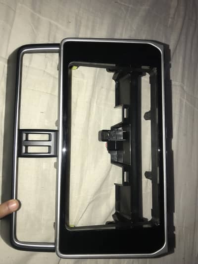 Land cruiser 2018 free original interior trim with original lcd panel