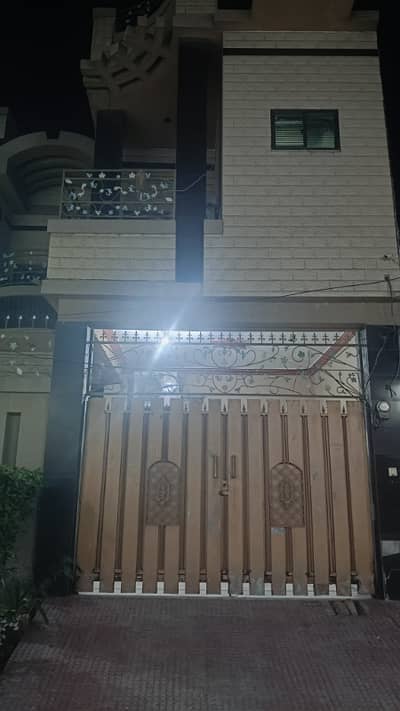 10 marla lower portion available for rent at Sheikh colony