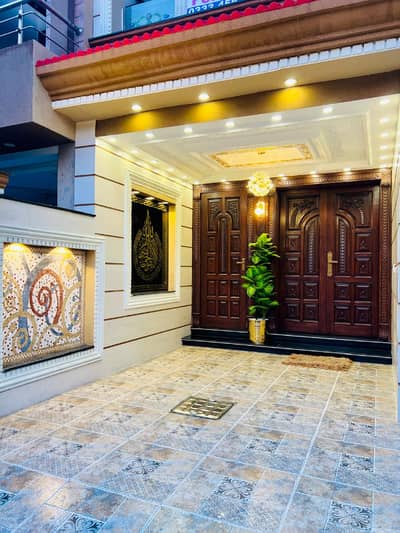 5 Marla House Available For Sale in Bahria Town LHR