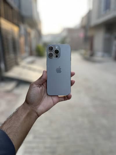 iPhone 15 pro max factory unlock (03280443175)