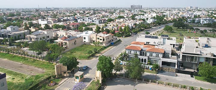 10 Marla Beautiful Plot For Sale in Lake City | M5 Block