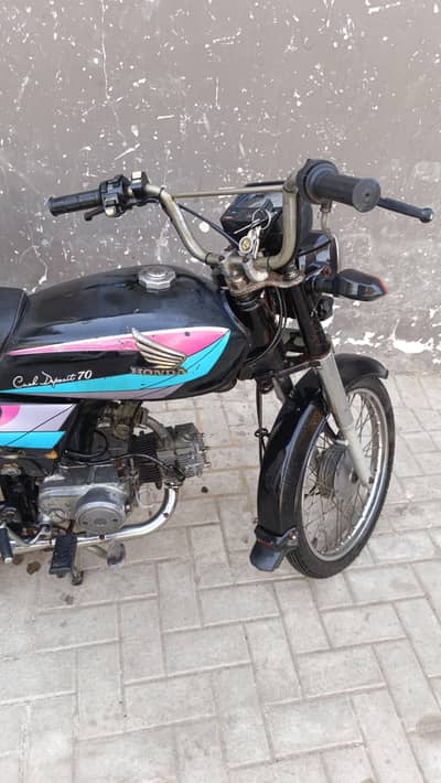 SALE HONDA CD 70 2004 MODEL KARACHI REG. GENUINE ORIGINAL 10/10 CONDIT