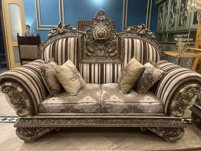 Excellent condition royal sofa set