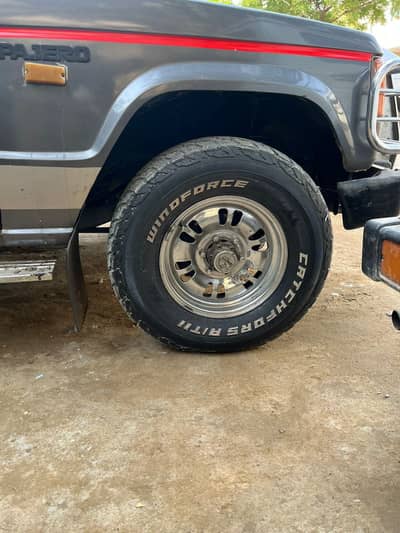 Mitsubishi pajero 5 door