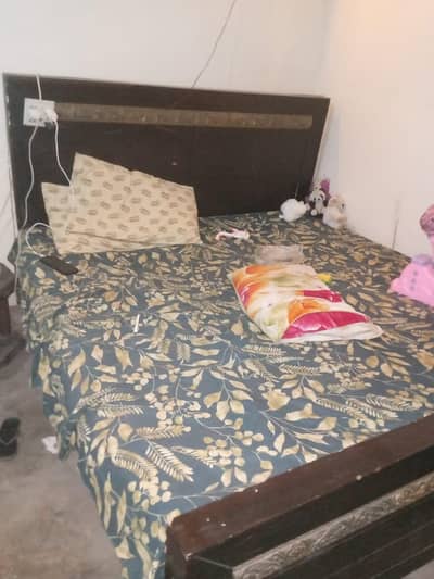 bed and almari for sale