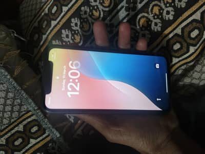 iphone 11.64gb battery health 99%